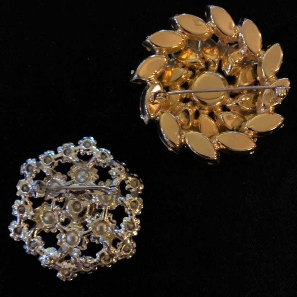 Set of two vintage coat pins - image 2