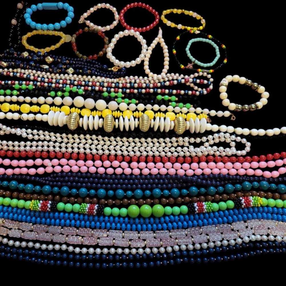 Lot Of Beaded Jewelry Bracelets Necklaces 2+ Lbs … - image 5