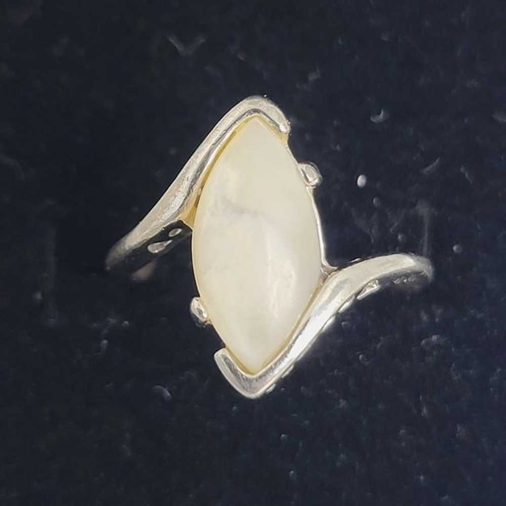 Vintage Mother of Pearl Marquise Ring 925 Sterlin… - image 2