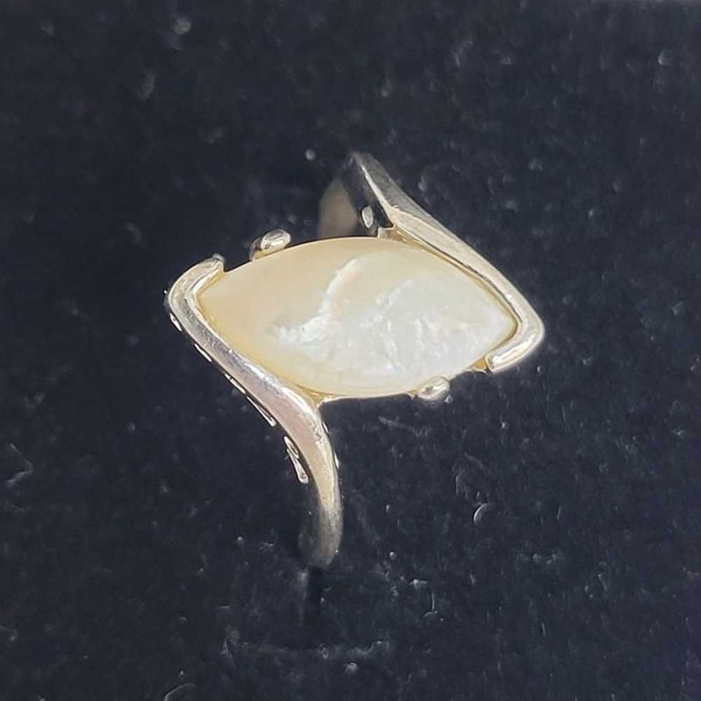 Vintage Mother of Pearl Marquise Ring 925 Sterlin… - image 4