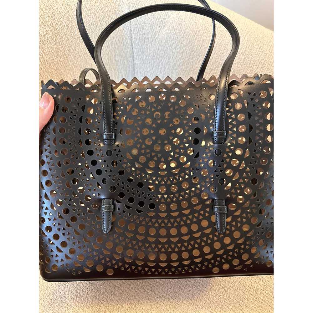 Alaïa Mina leather handbag - image 4