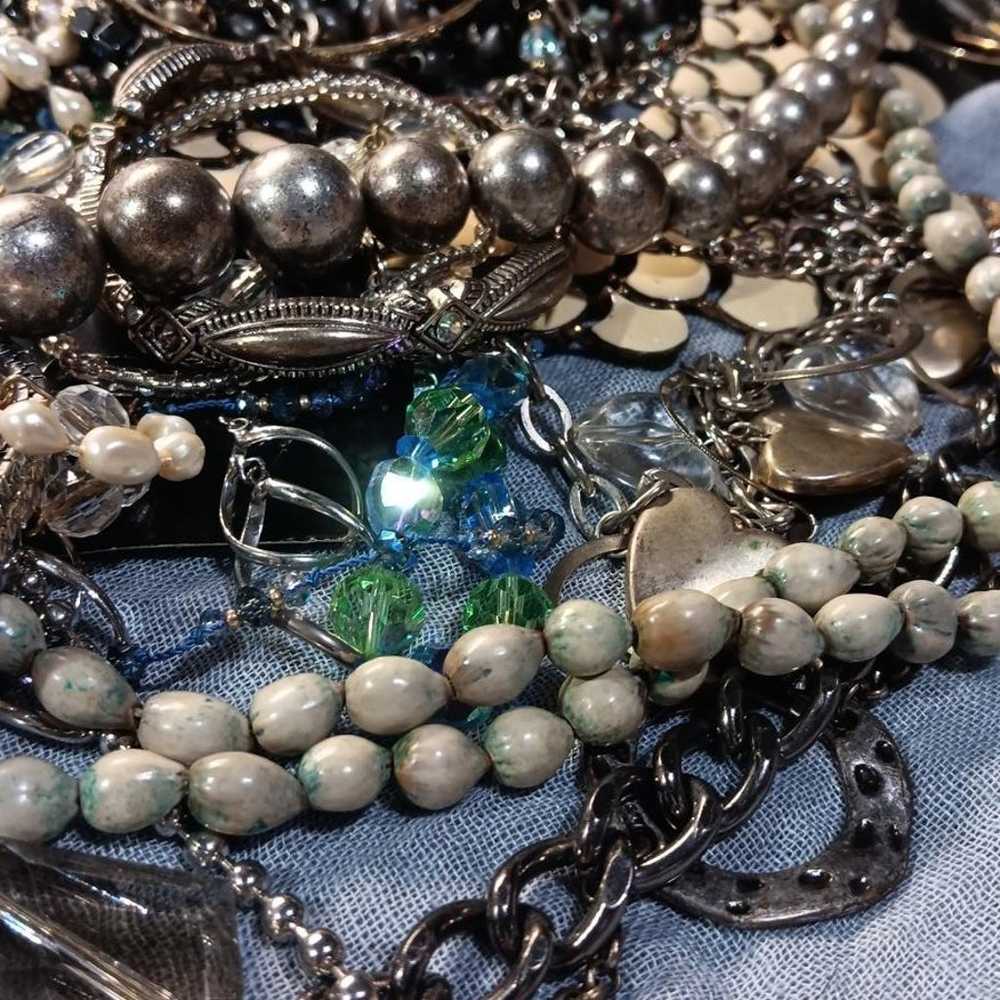 Mixed Vintage Jewelry Lot - Necklaces, Bracelets,… - image 4