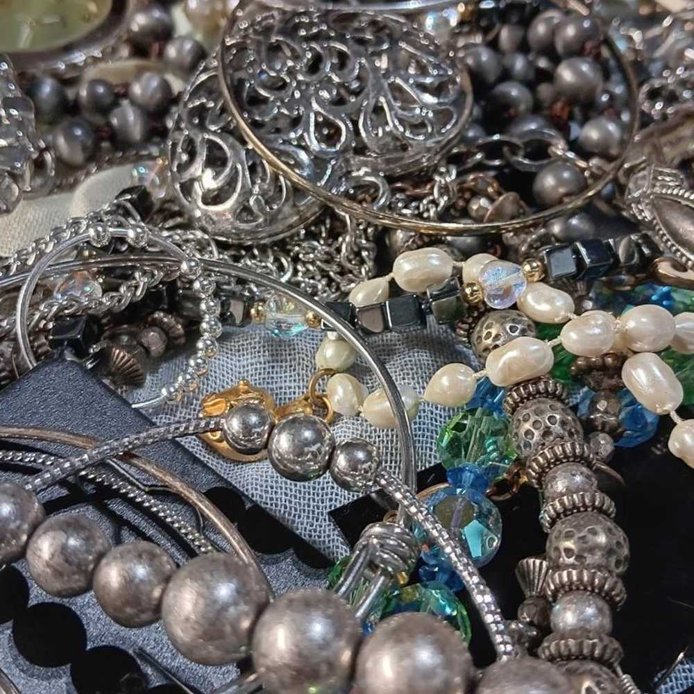 Mixed Vintage Jewelry Lot - Necklaces, Bracelets,… - image 5