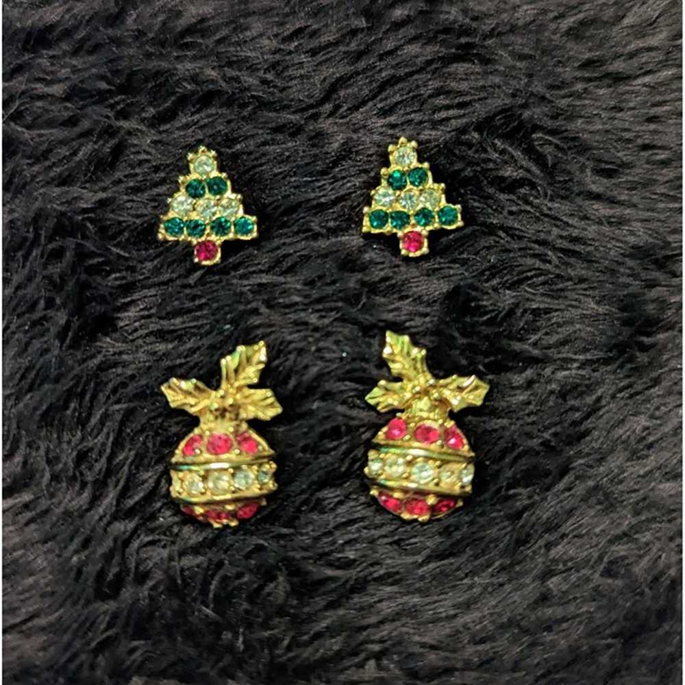 2 Sets Vintage AVON Christmas Earrings with Match… - image 2