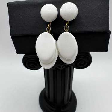 Vintage Crown Trifari White Clip on Earrings~Sign… - image 1