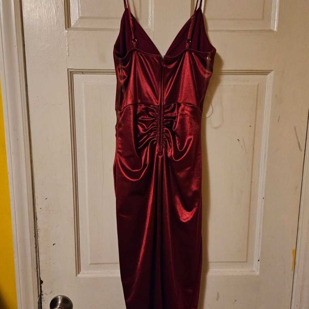 Burgundy homecoming dress - image 3