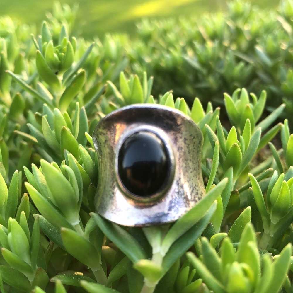 Sterling and onyx solid ring - image 12