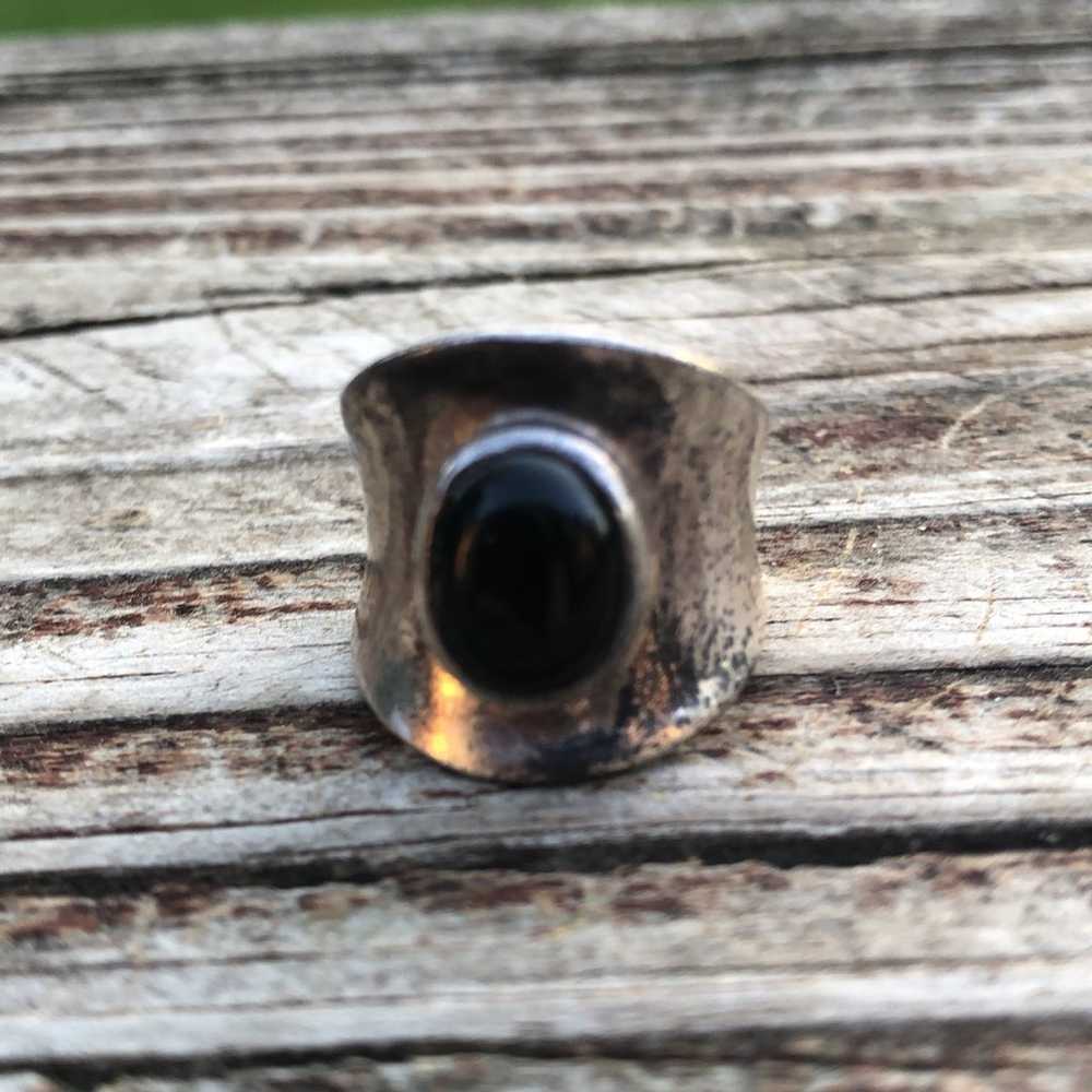 Sterling and onyx solid ring - image 6