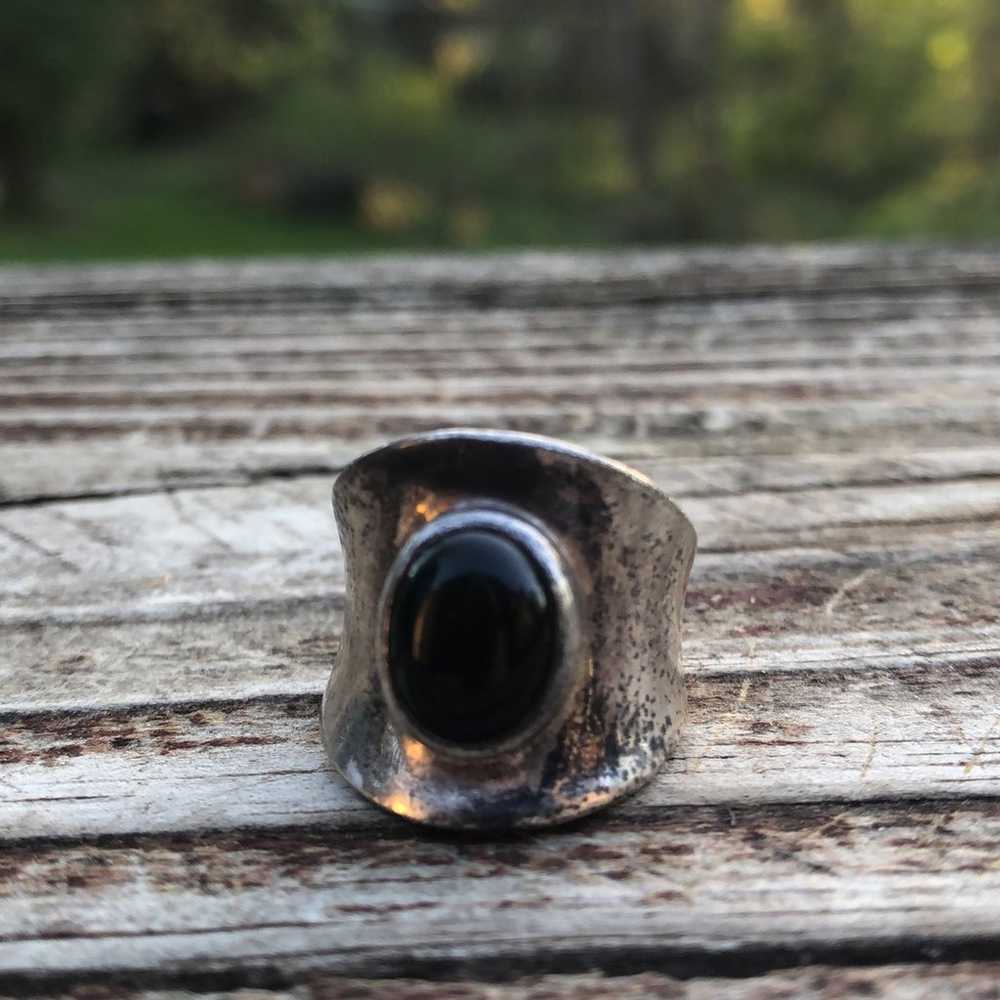 Sterling and onyx solid ring - image 8