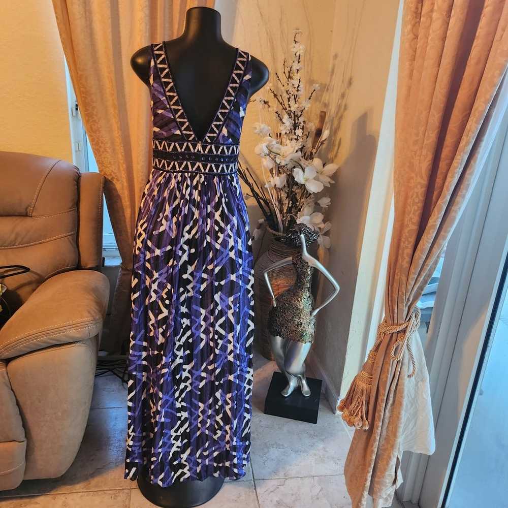 BCBGMAXAZARIA Sequin & Silk Empire  Dress size 6 - image 4