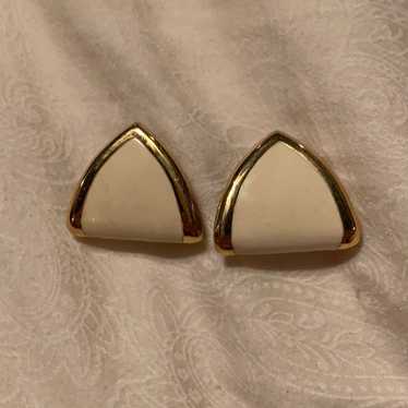 White 14k rounded triangle vintage 1979 - image 1