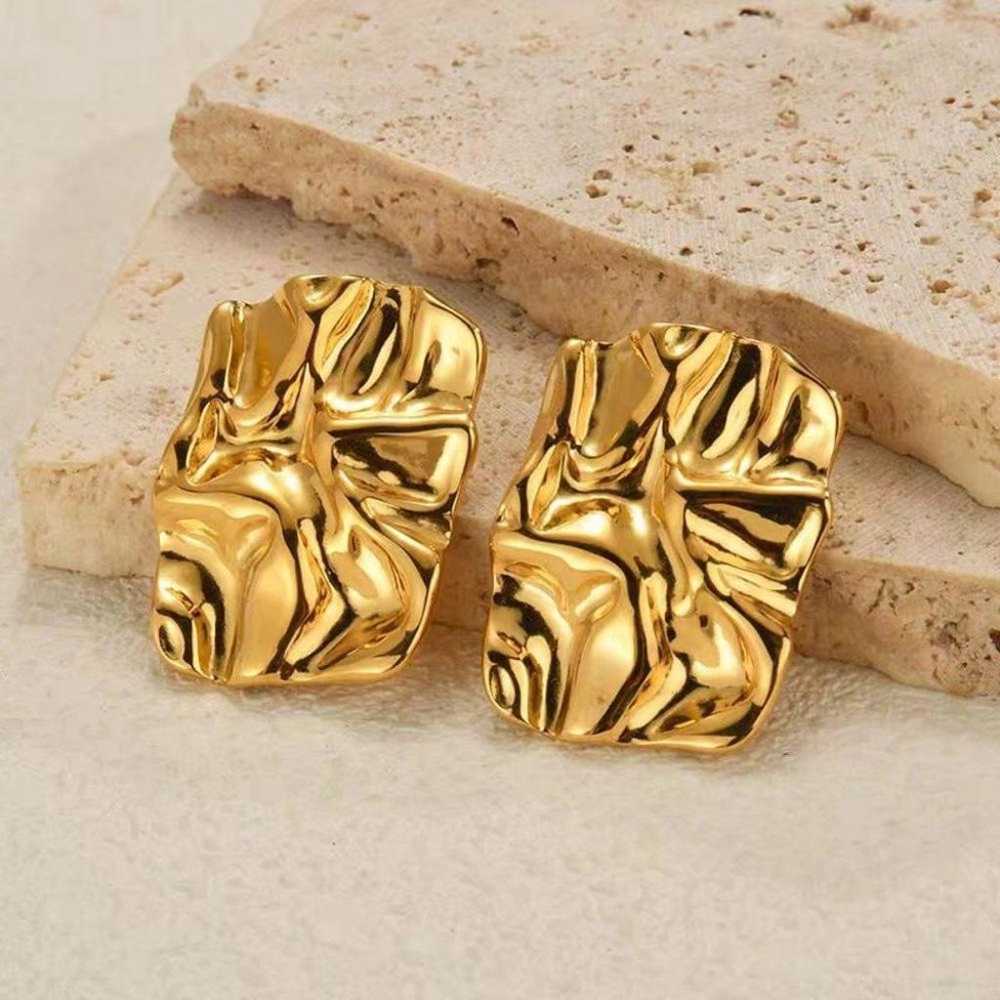 Gold Vintage Inspire Rectangular Earrings*Malleab… - image 2