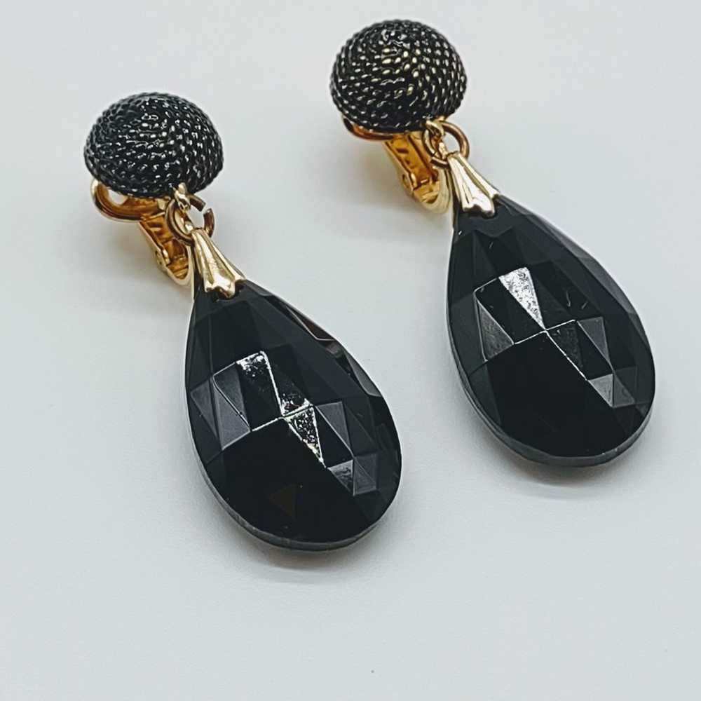 Vintage Crown Trifari Black Faceted Drop Earrings - image 2