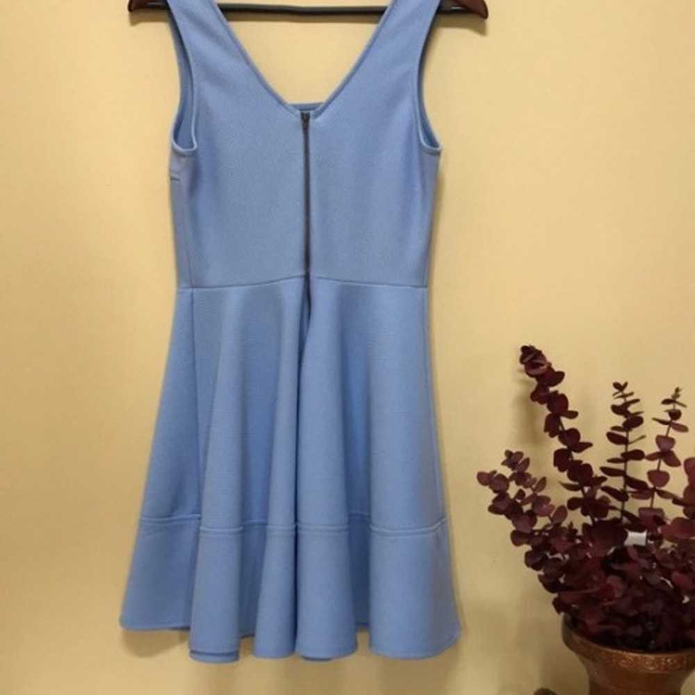 A light blue dress - image 2