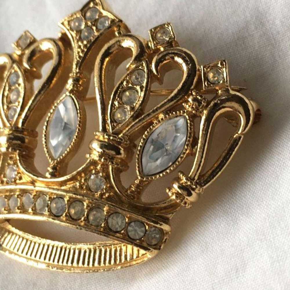 Vintage Kenneth Jay Lane Avon Gold Brooch Crown - image 5