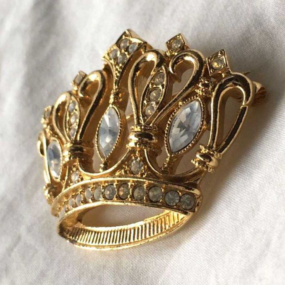Vintage Kenneth Jay Lane Avon Gold Brooch Crown - image 6