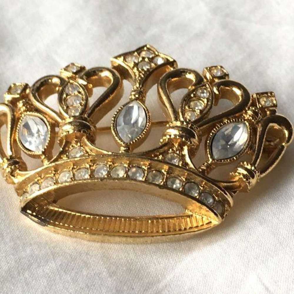 Vintage Kenneth Jay Lane Avon Gold Brooch Crown - image 7