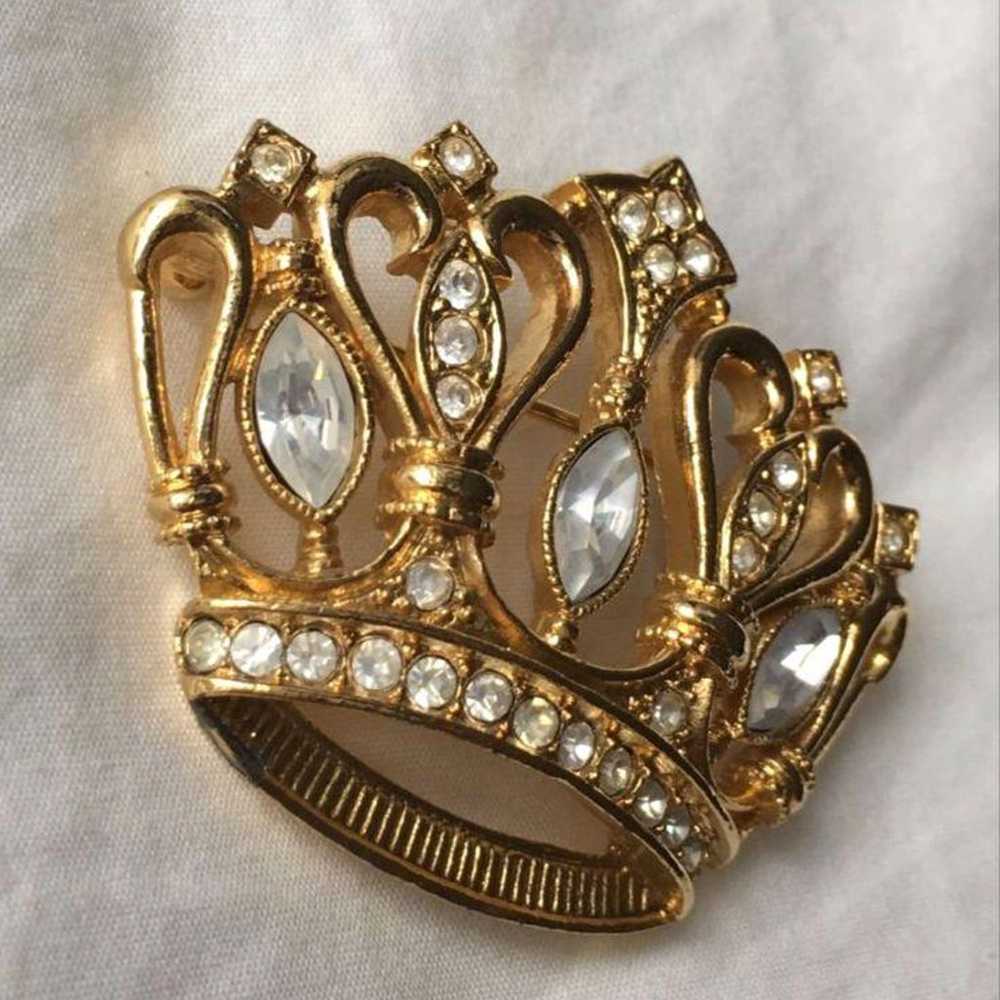 Vintage Kenneth Jay Lane Avon Gold Brooch Crown - image 8
