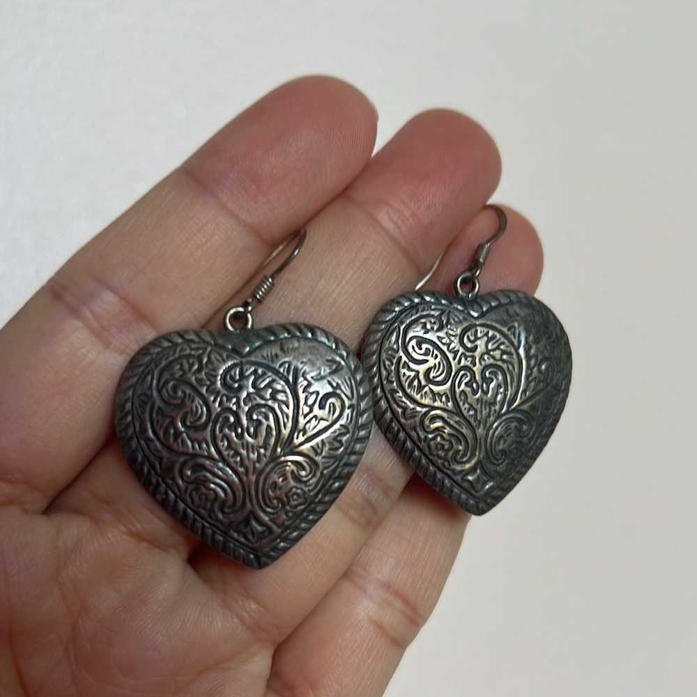 Exquisite vintage sterling silver etched heart pu… - image 3