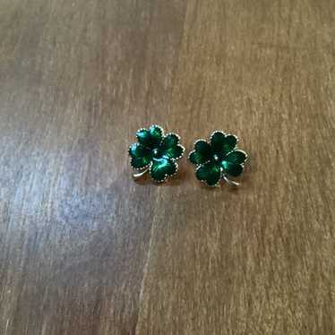 Vintage Avon Shamrock Earrings