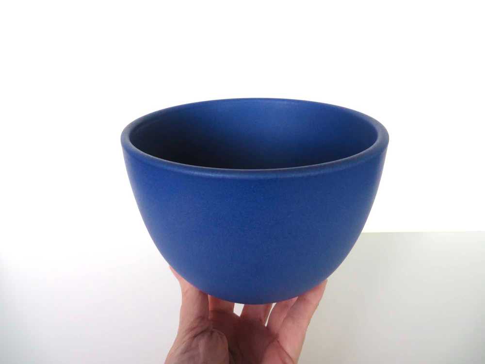 Heath Ceramics Deep Serving Bowl in Indigo - image 8