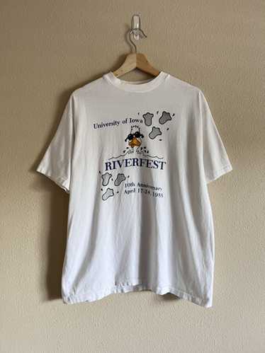 Hanes × Vintage Vintage 80s University of Iowa Riv