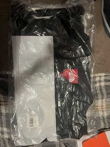 Supreme × The North Face Supreme x The North Face… - image 1