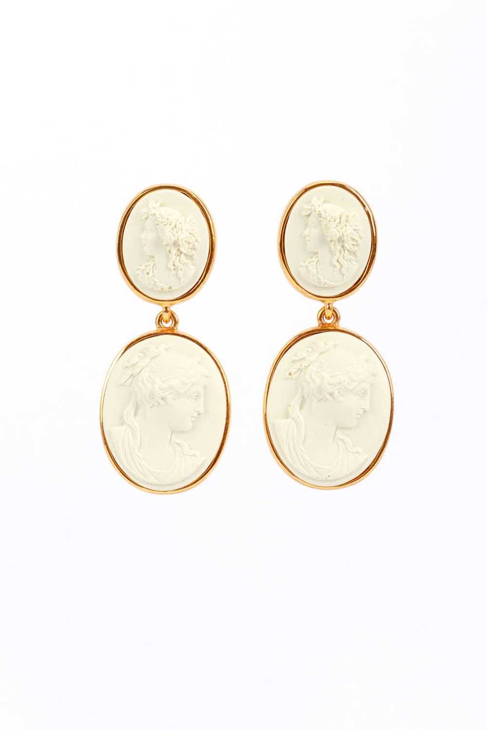 OSCAR DE LA RENTA Classic Cameo Earrings - image 1