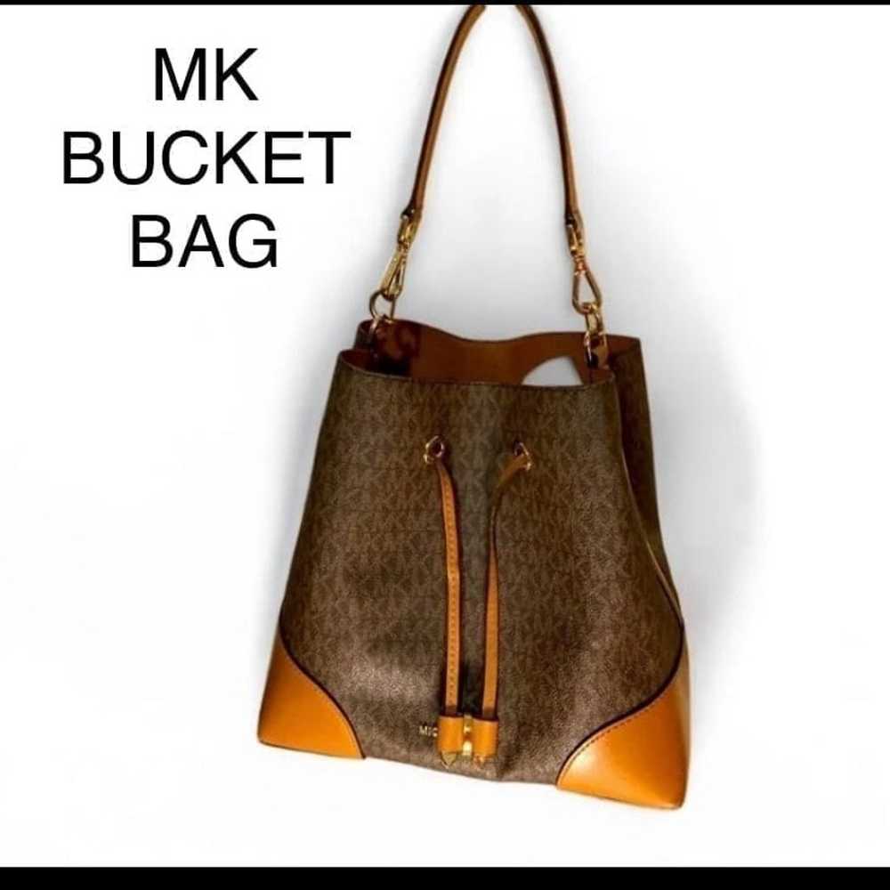 MICHAEL KORS  LOGO BUCKET BAG tote with drawstring - image 1