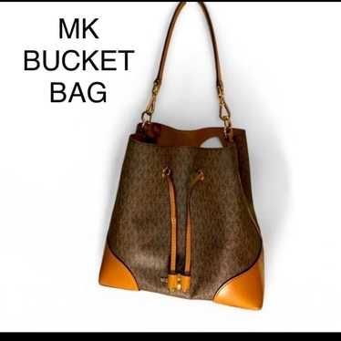 MICHAEL KORS  LOGO BUCKET BAG tote with drawstring - image 1