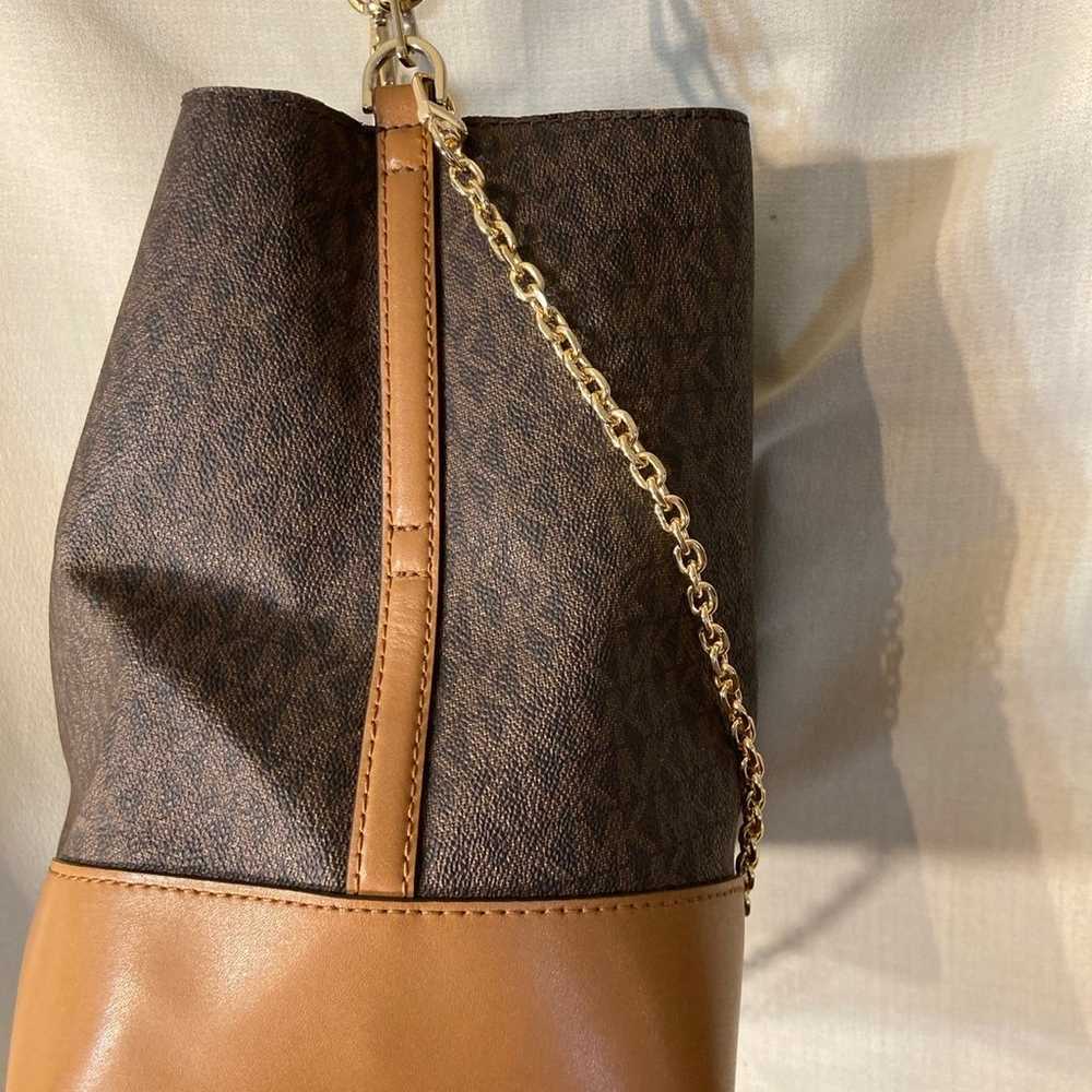 MICHAEL KORS women’s LOGO BUCKET BAG - image 2