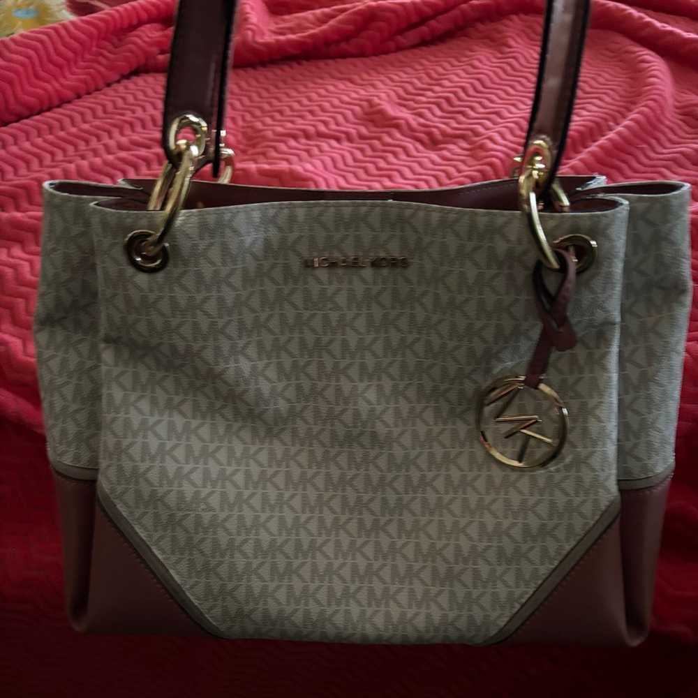 Michael Kors gorgeous purse - image 1