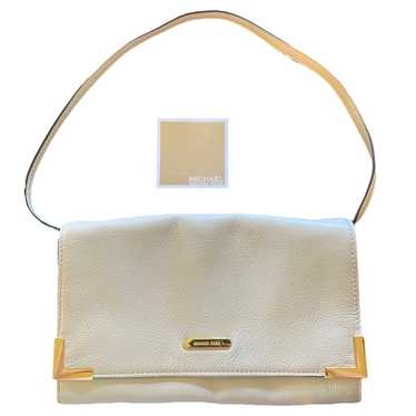 Michael Kors EUC Off White Pebbled Leather Clutch… - image 1