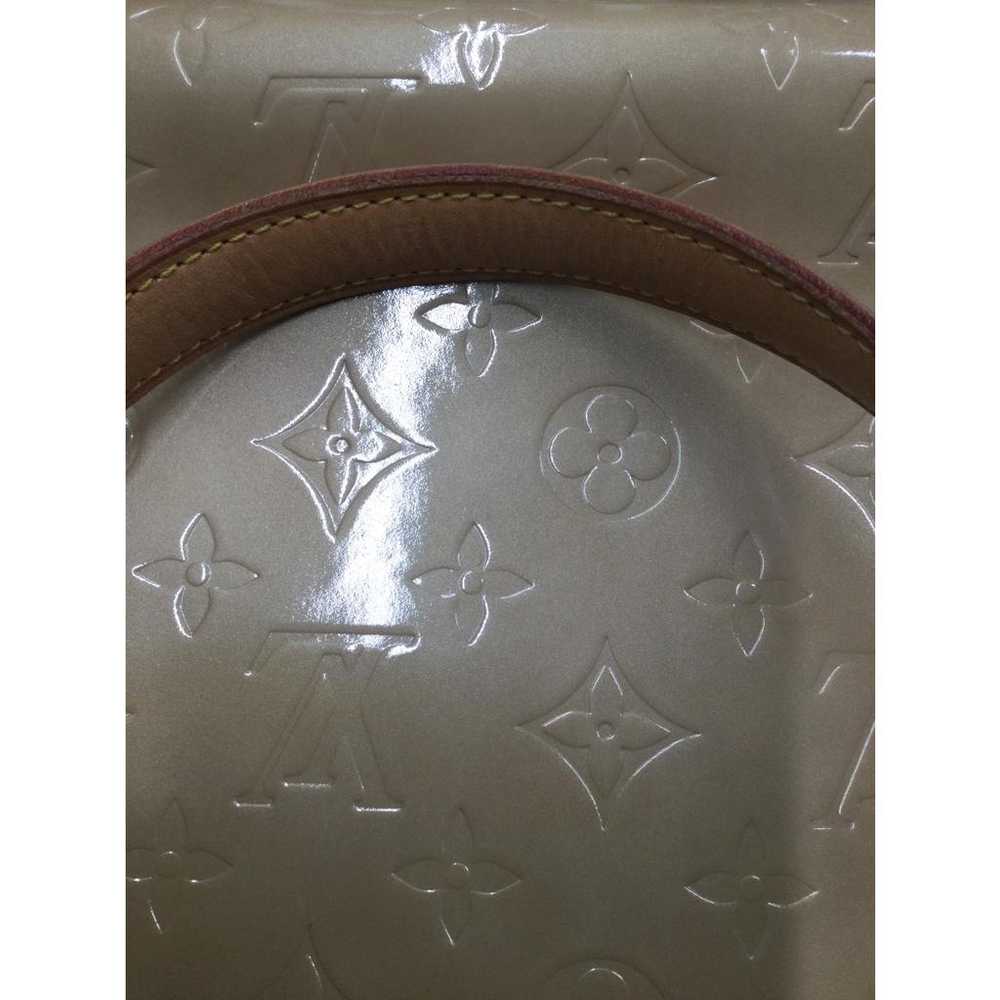 Louis Vuitton Sutton patent leather handbag - image 10