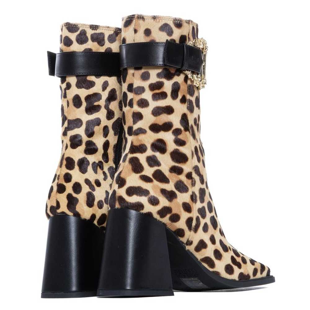 Versace Pony-style calfskin ankle boots - image 3