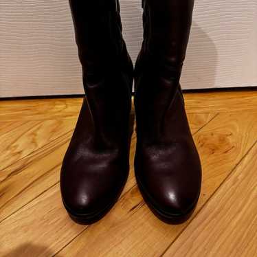 Beautiful Ecco danish design booties sz 41