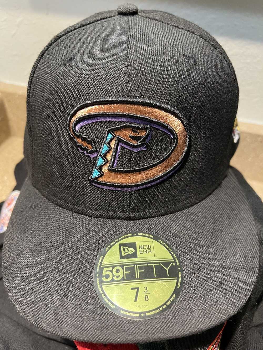 New Era Diamondbacks Fitted 7 3/8 - image 2