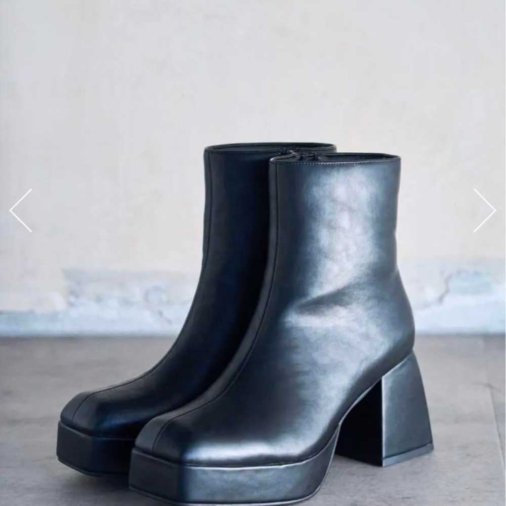 AZUL by moussy THICK HEEL BOOTS - image 1