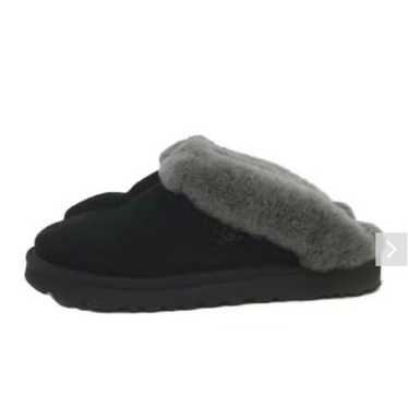 UGG Sheepskin Slippers Black Sheepskin Boots