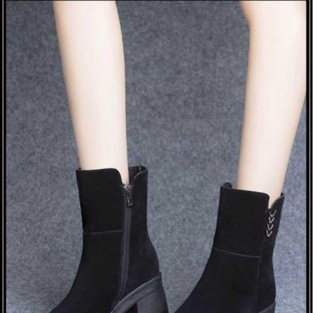 Warm suede short boots, black, size 23.5 cm - image 2