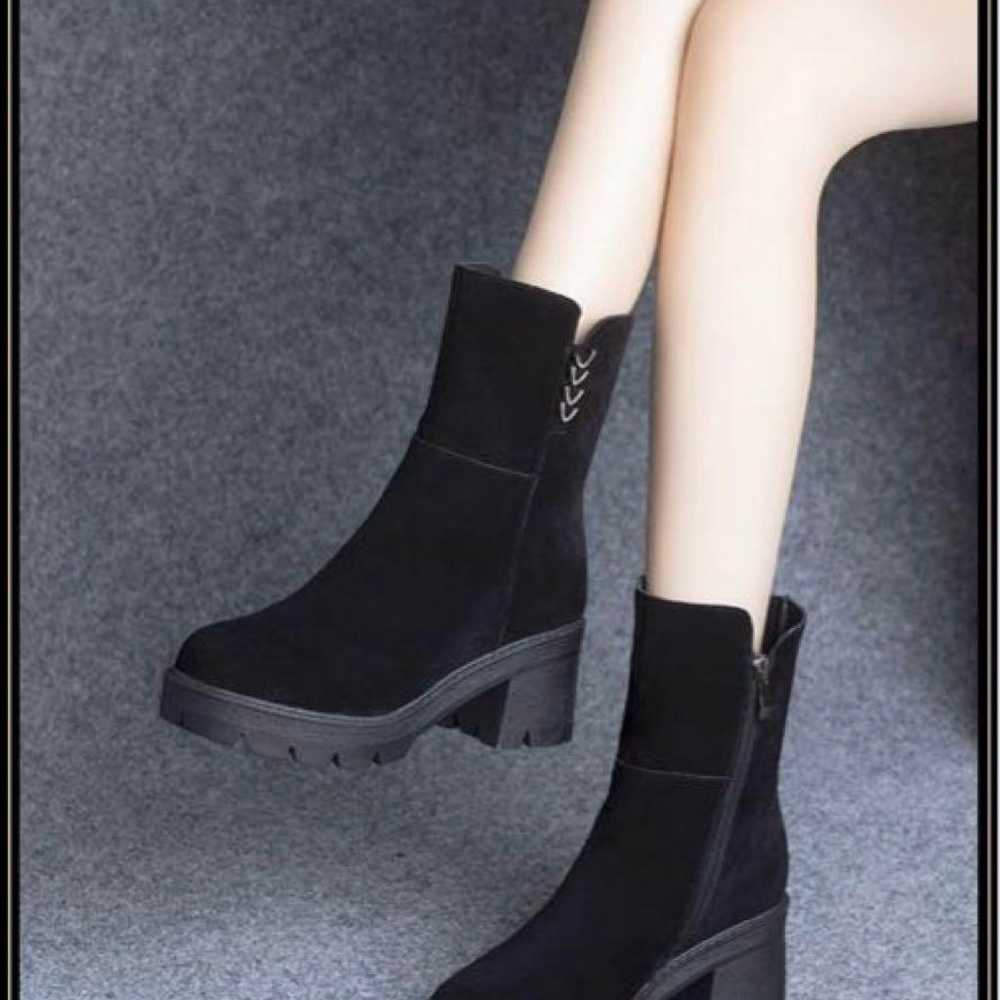 Warm suede short boots, black, size 23.5 cm - image 3