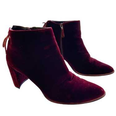 STUART WEITZMAN Lofty Velvet Ankle Boots Burgundy 