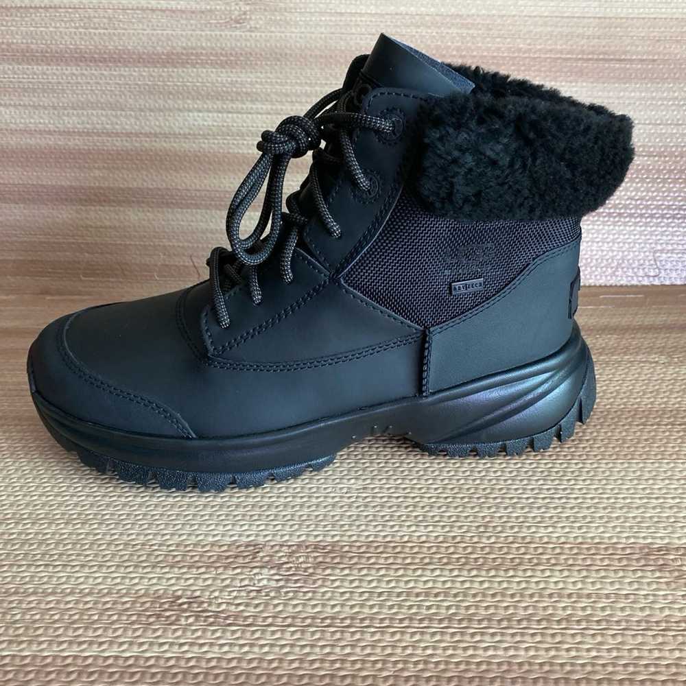 Ugg Women’s Yose Fluff V2  Boots S/N 1130901  Siz… - image 1