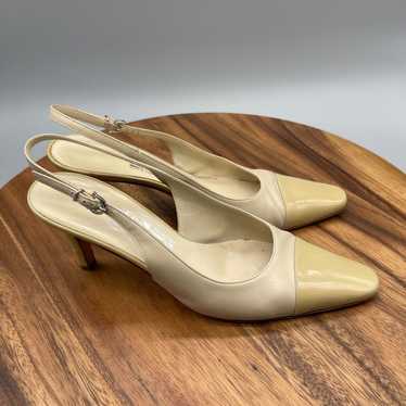 Vintage Salvatore Ferragamo Cream Slingback Pumps… - image 1