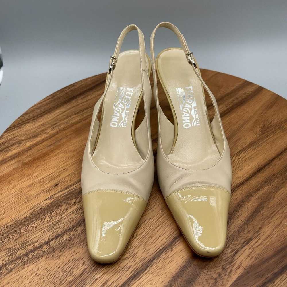 Vintage Salvatore Ferragamo Cream Slingback Pumps… - image 2