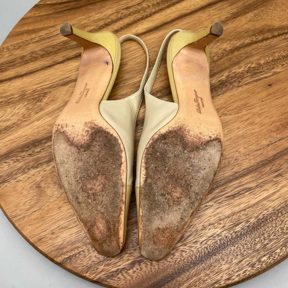 Vintage Salvatore Ferragamo Cream Slingback Pumps… - image 7