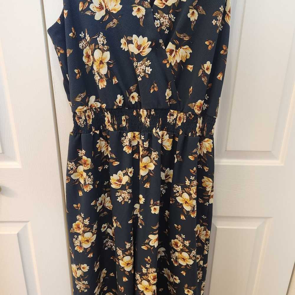 Apt 9 Womens Sz XXL V-Neck Navy Blue Floral Jumps… - image 3