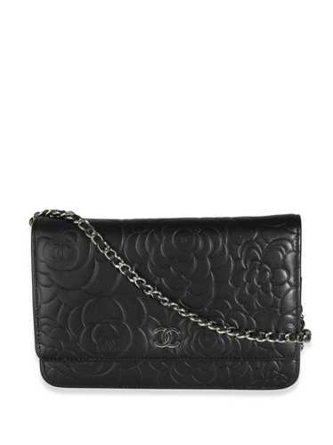 CHANEL Pre-Owned 2014 Camélia-embossed wallet-on-c