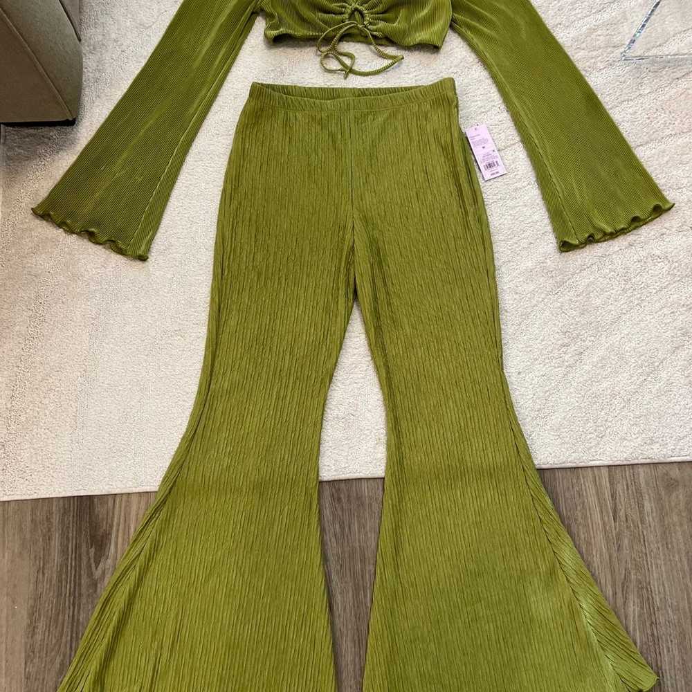 Wild Fable Green Crop and Pant Set - image 2