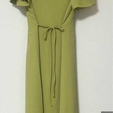 Yellow-green short-sleeved long one-piece dress w… - image 1